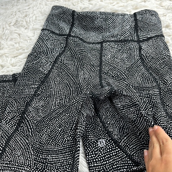 Lululemon Pace Rival High-Rise Crop 22" Velocity Mesh Island Mist Black / Black - Picture 2 of 6